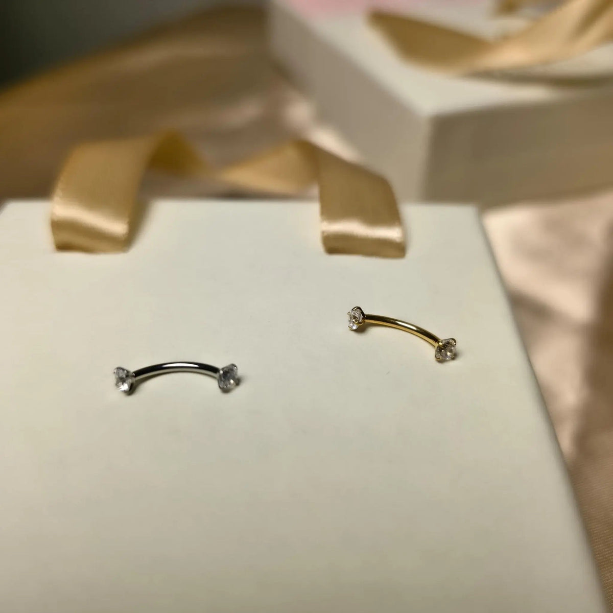 Titanium Curved Barbell with CZ for Cartilage Helix Rook Eyebrow Lip Piercing,Hypoallergenic - Manoune JEWELRY Belly_Jewelry Earrings - Navel_Ring - Necklace - Stud - Manoune_Jewelry - Belly_Ring - Navel_Jewelry Titanium Gold_Plated